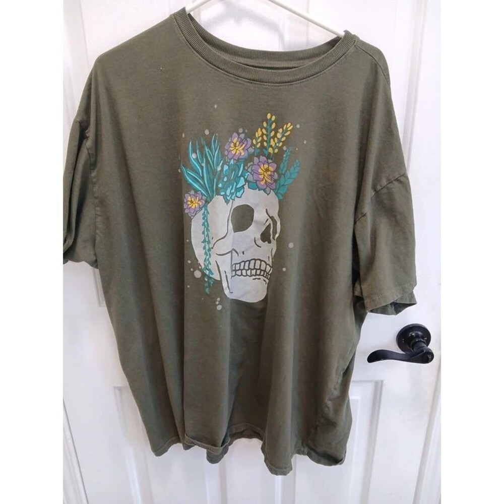 Torrid 2 Relaxed fit skull t-shirt